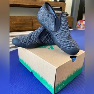 PLAE, Size 2, black 3D prism shoes
